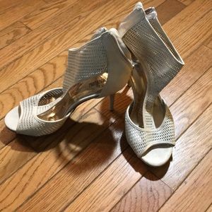 Jennifer Lopez zipper heels